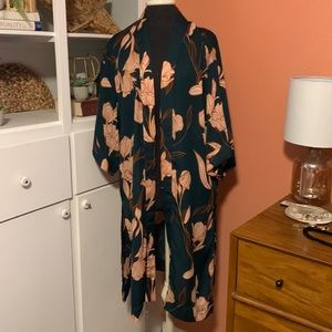 Deep green floral kimono/robe